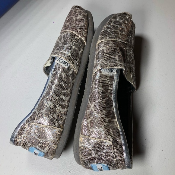 Sparkly, TOMS, animal print flats!! - Picture 7 of 8